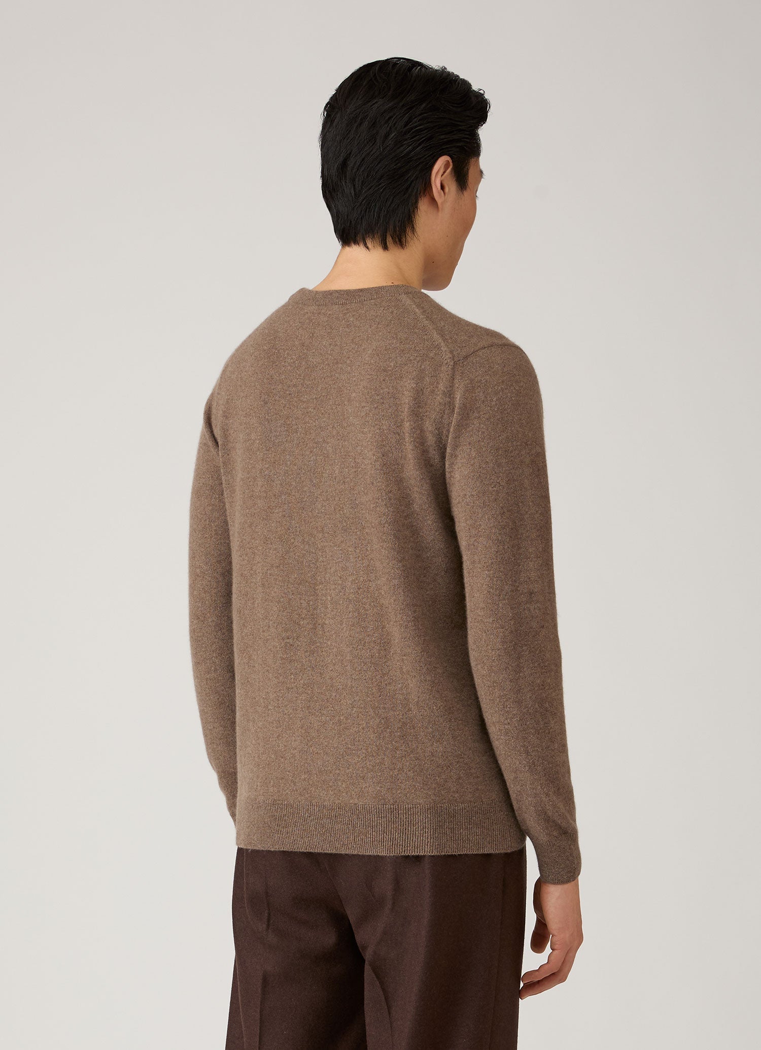 Men's Cashmere Crew Neck Jumper in Taupe