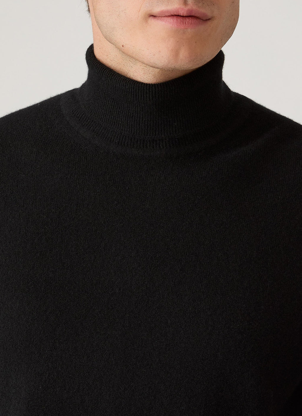 Men's Cashmere Roll Neck Jumper in Black