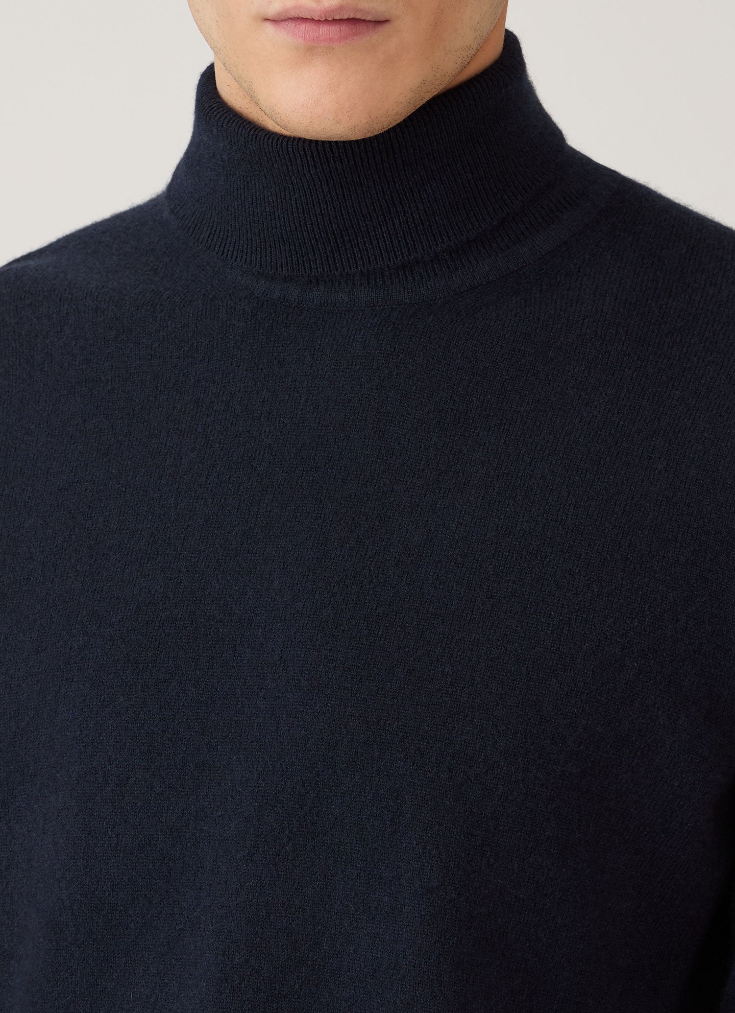 Men's Cashmere Roll Neck Jumper in Navy